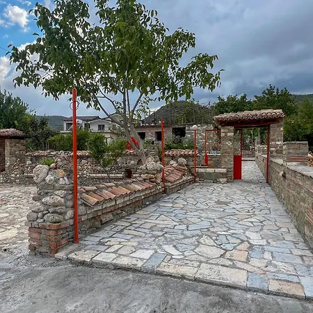 Countryside Villa Polican (Berat)
